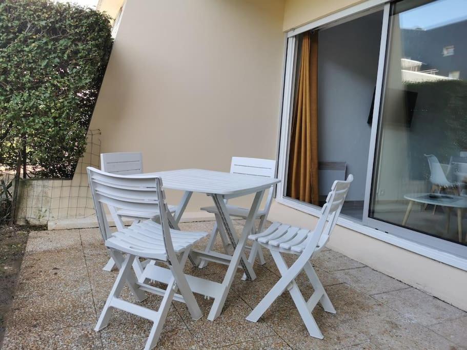 Appartement Acces Direct A La Plage Bernières-sur-Mer Eksteriør billede