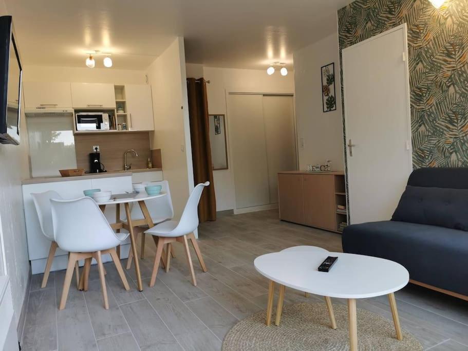 Appartement Acces Direct A La Plage Bernières-sur-Mer Eksteriør billede